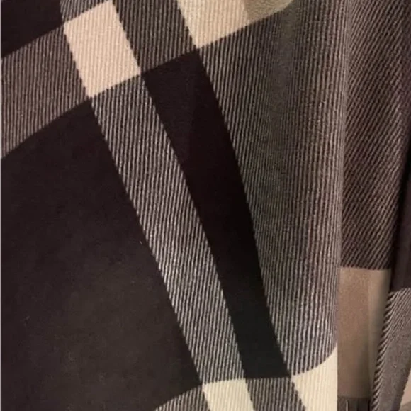 Rachel Roy Elegant Black, Gray Cream Plaid Shawl/Cape/Poncho One Sz warm fringe - Picture 11 of 11